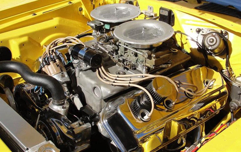 A custom 426 Hemi under the hood of a 1970 Plymouth Hemi ‘Cuda. (Photo: Barrett-Jackson)
