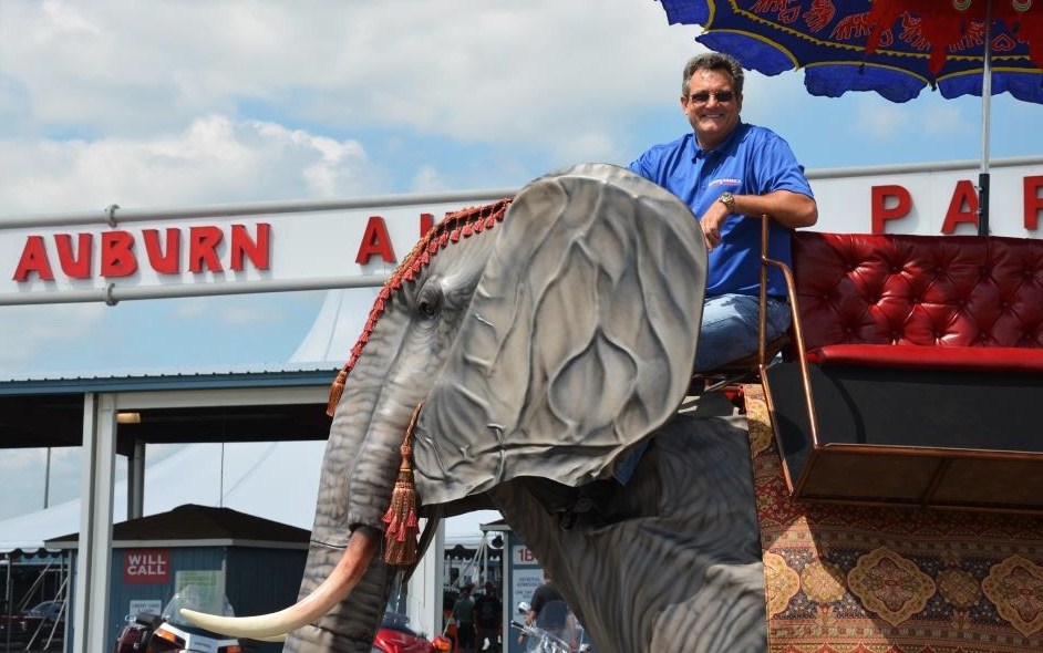 Wendell the mechanical elephant made his debut | Auctions America 