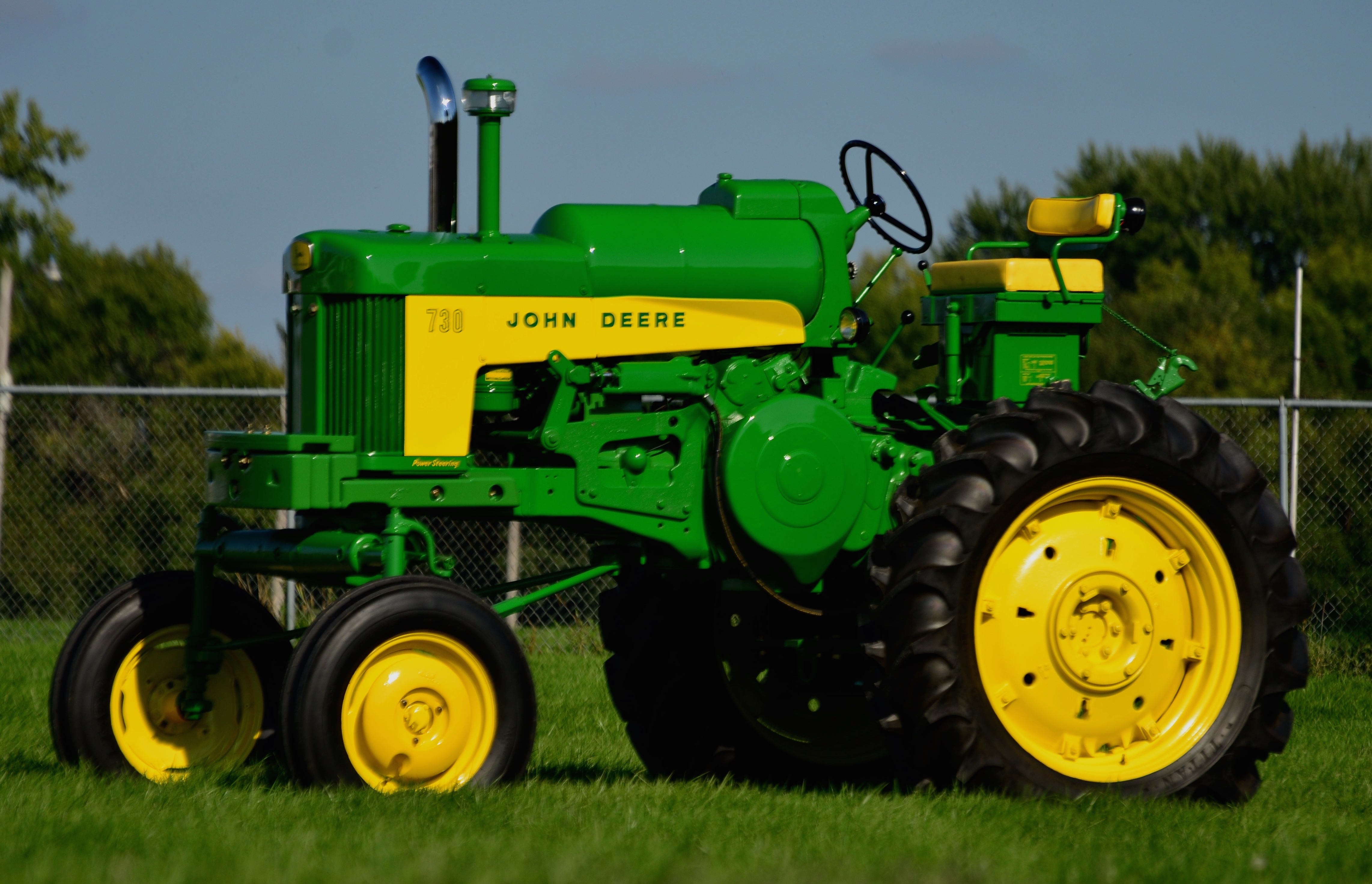 Farmer knows best? Mecum's vintage tractor sale tops $2 mill