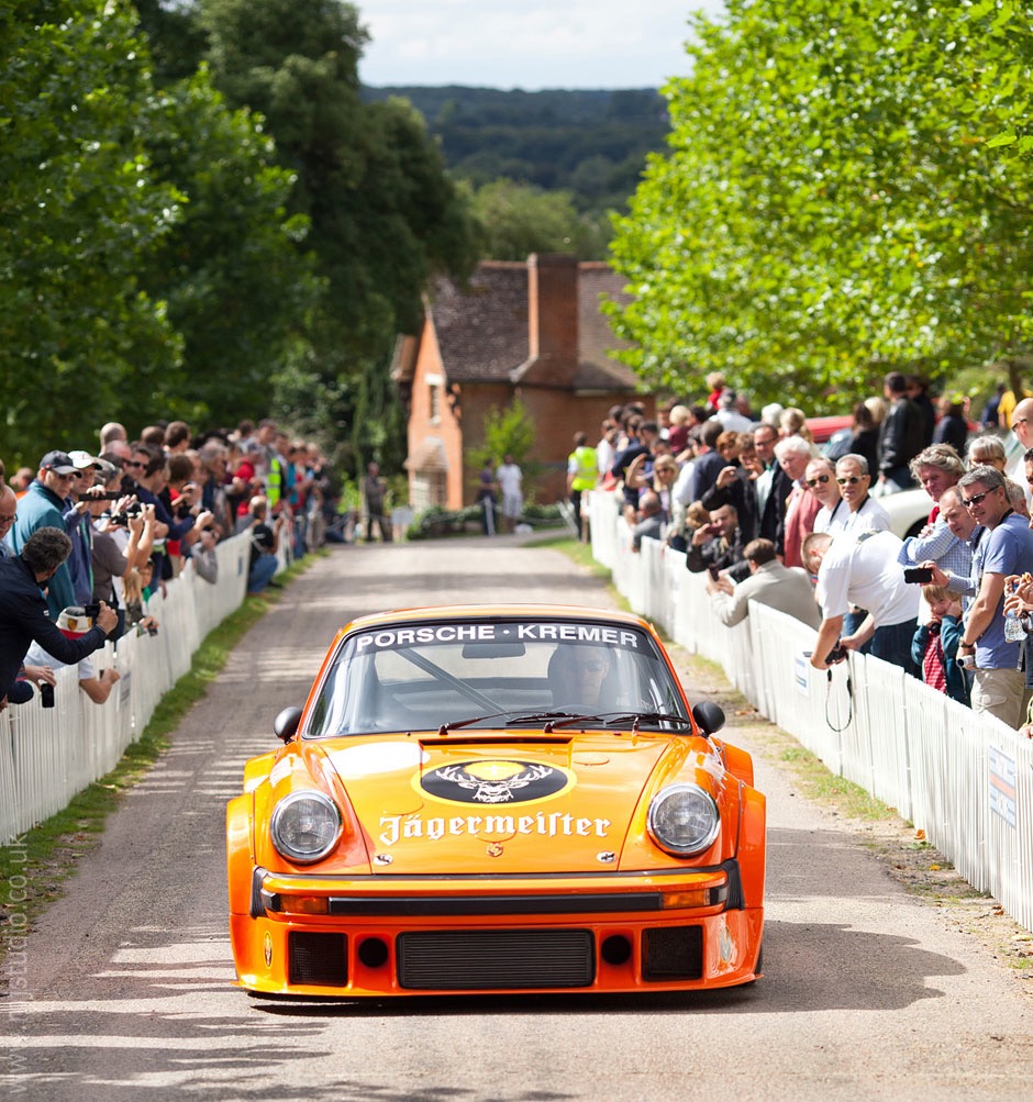 Porsche-Classics-at-the-Castle-parade.jpg