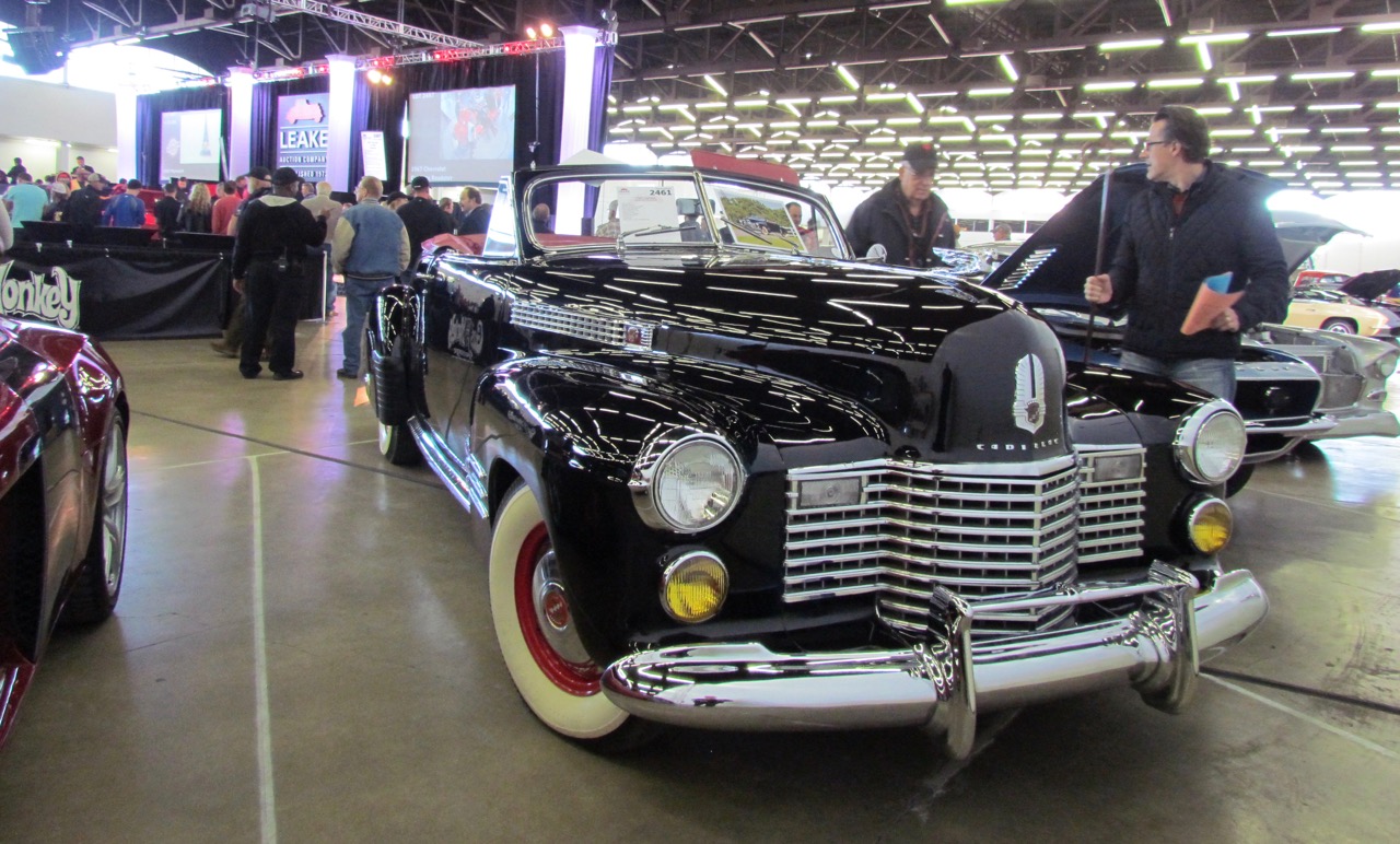 Potential bidders check out a classic Cadillac at Leake's Dallas auction | Larry Edsall photos