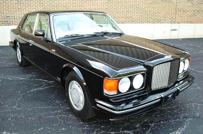 The Bentley Turbo R boasts outstanding performance despite its over-the-top size and weight 