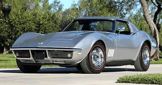 A 427 V8 powers this 1968 Corvette offered at the Mecum auction