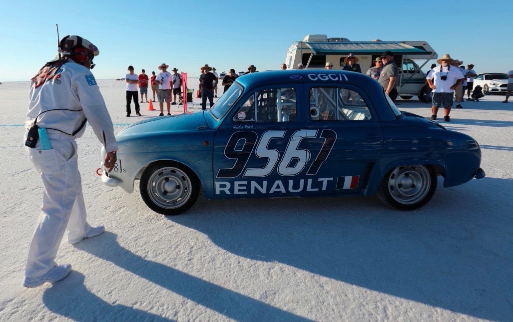 Nicholas Prost drove a Dauphine to another speed record