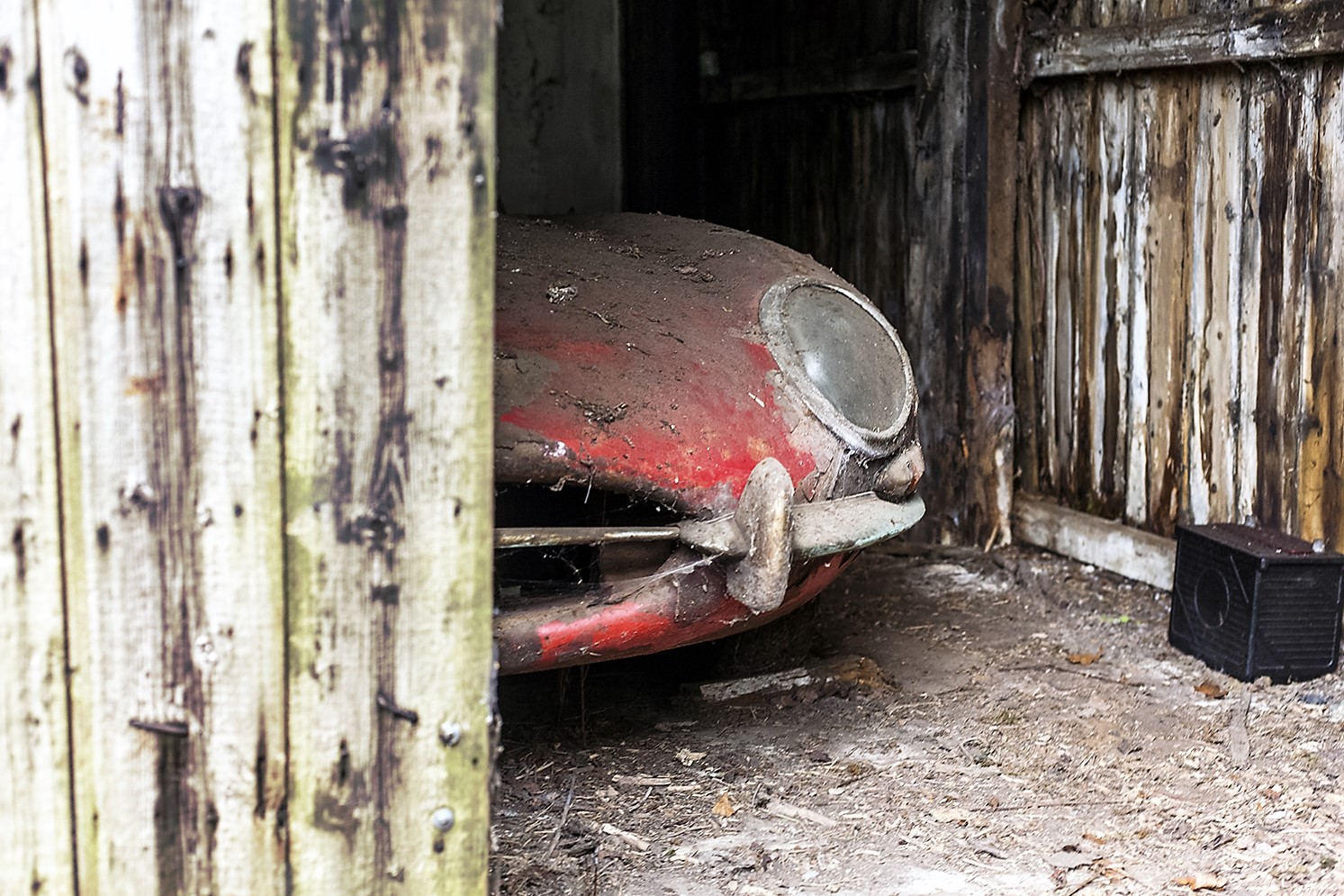 , Barn-find recovery of Jaguar E-type recorded in photos, ClassicCars.com Journal