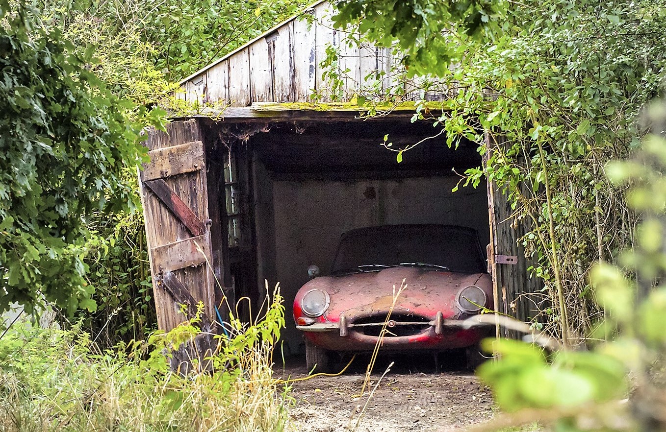 , Barn-find recovery of Jaguar E-type recorded in photos, ClassicCars.com Journal