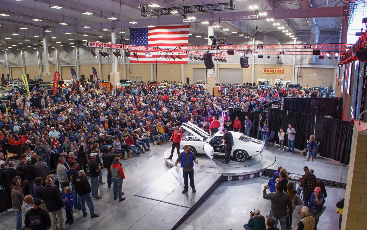 The new Bennett Event Center provided much more room, but it was still SRO on Saturday | Leake Auction photos
