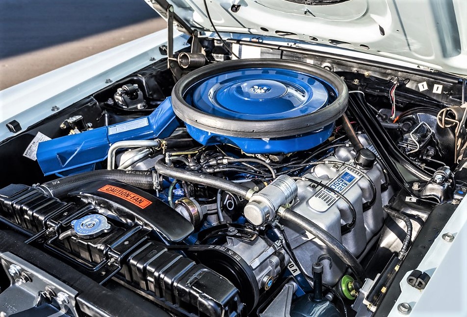 The big-block V8 fills the engine compartment | Mecum Auctions 