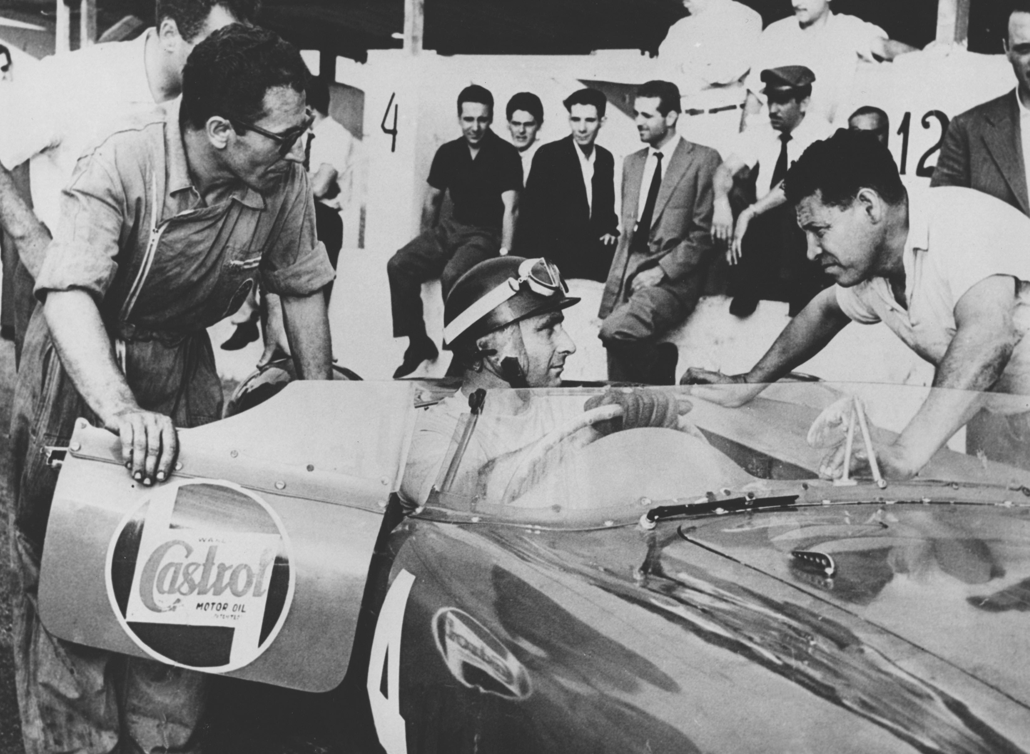 Fangio ready to race the 300 S