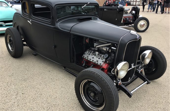 Cheaterama holds the line on hot rod tradition in Milwaukee ...