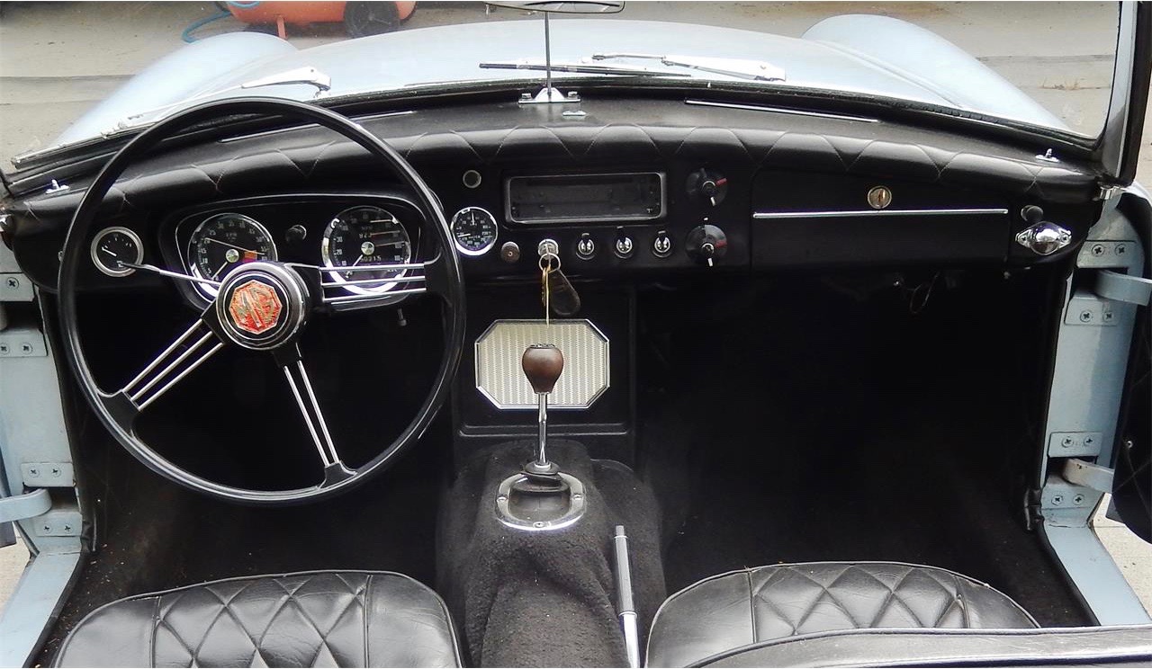 Restored MGB seems ideal for someone’s first classic | ClassicCars.com