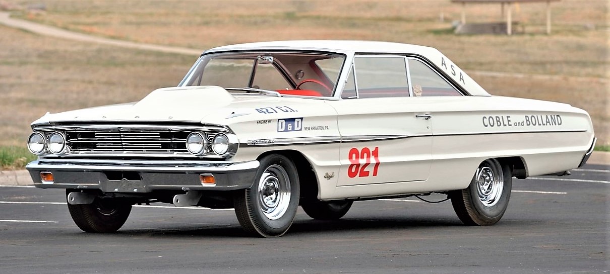 The 1963 Ford Galaxie lightweight wears its famous racing name, 'Dragon Waggin' | Mecum Auctions photos