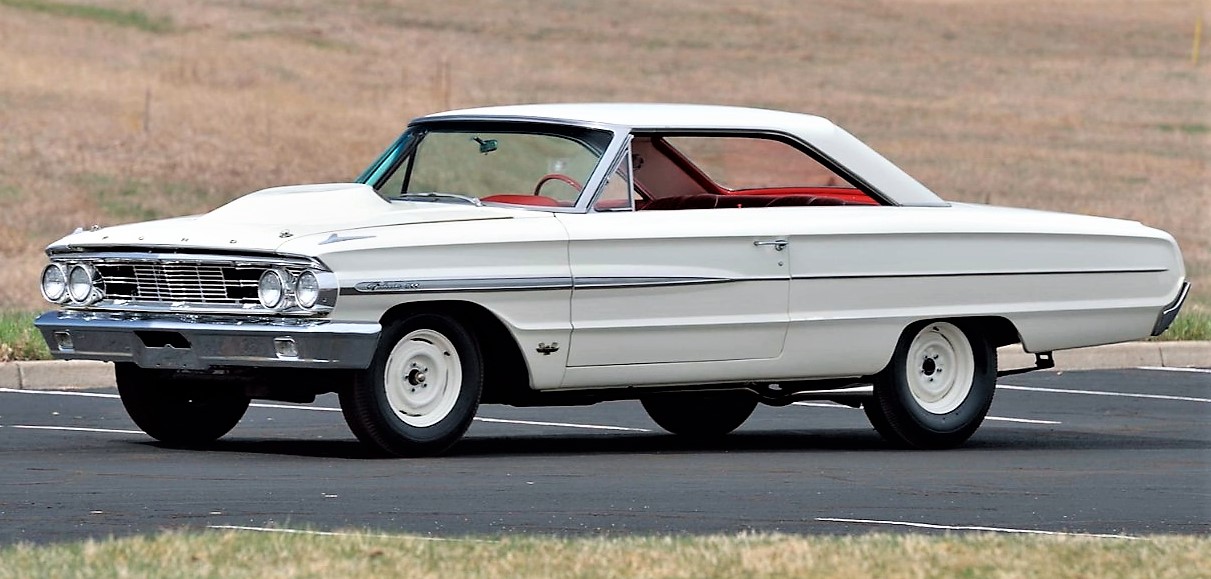 The 1963 Ford Galaxie lightweight wears its famous racing name, 'Dragon Waggin' | Mecum Auctions photos