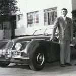 Actor Clark Gable and Sir William Lyons at MGM Studios as he takes delivery of one of the first US XK120 – Groth – Hornburg Archives)