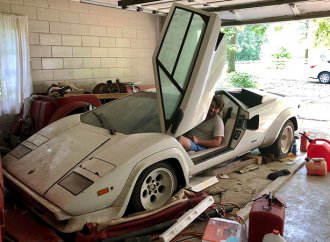 Neglected Lamborghini Countach found in grandma’s garage