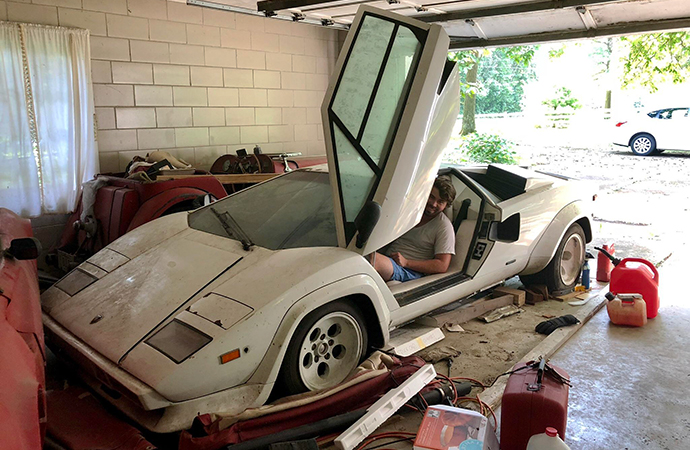 Imagine wondering into your grandmother's garage and finding a Lamborghini Countach. | Reddit photo/@eriegin