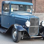 1932-ford-pickup-leading-street-rodder-road-tour