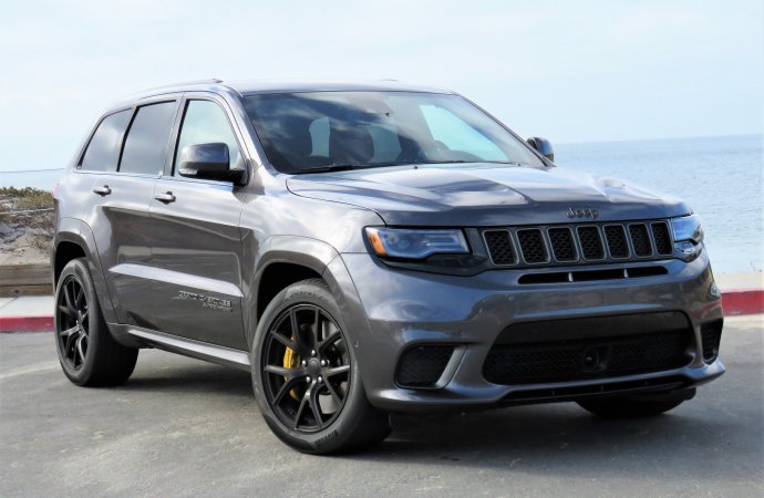 Muscle Jeep: Grand Cherokee Trackhawk runs with Hellcat power