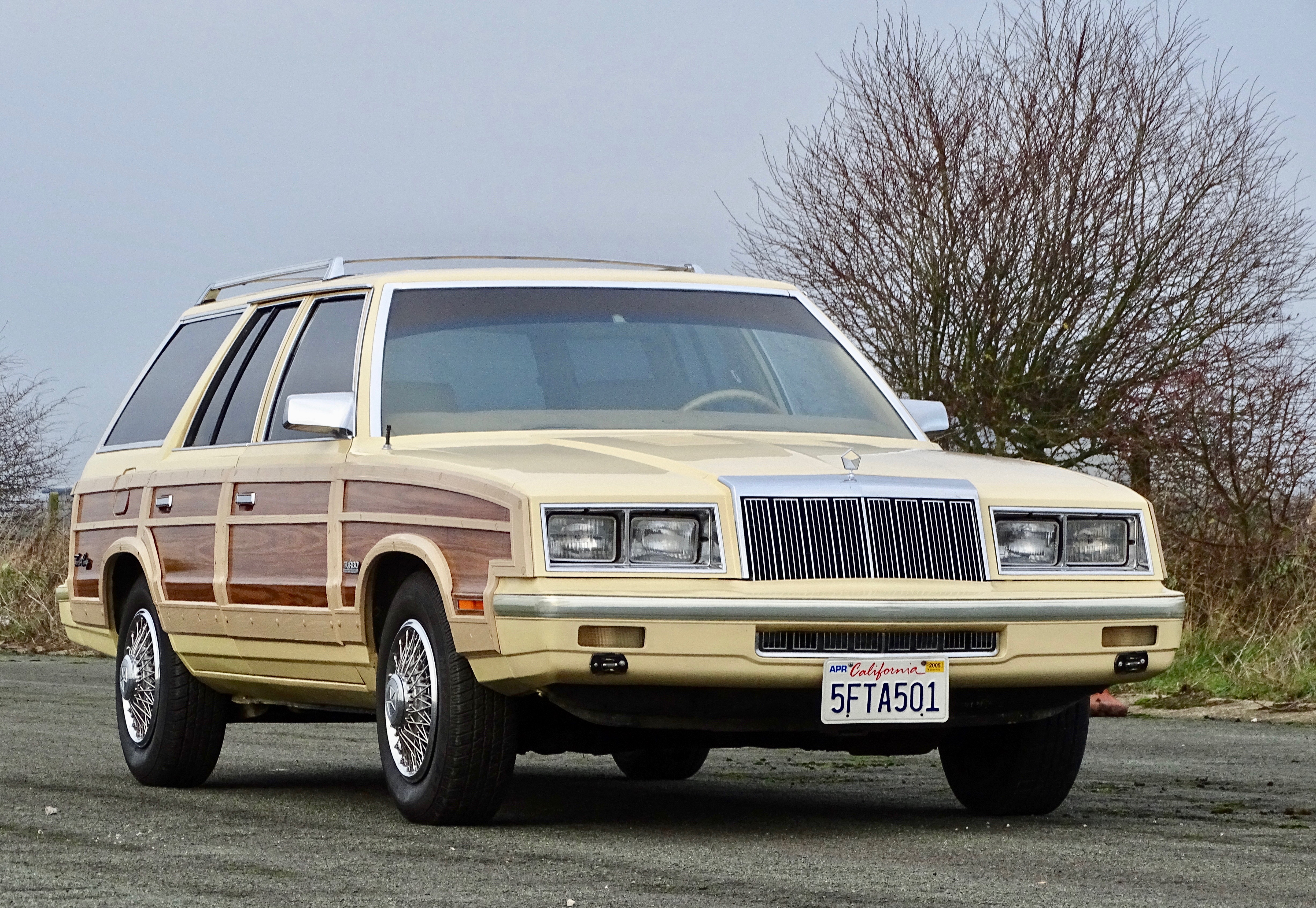 Sinatra, Sinatra’s woody wagon headlines H&#038;H online auction format, ClassicCars.com Journal