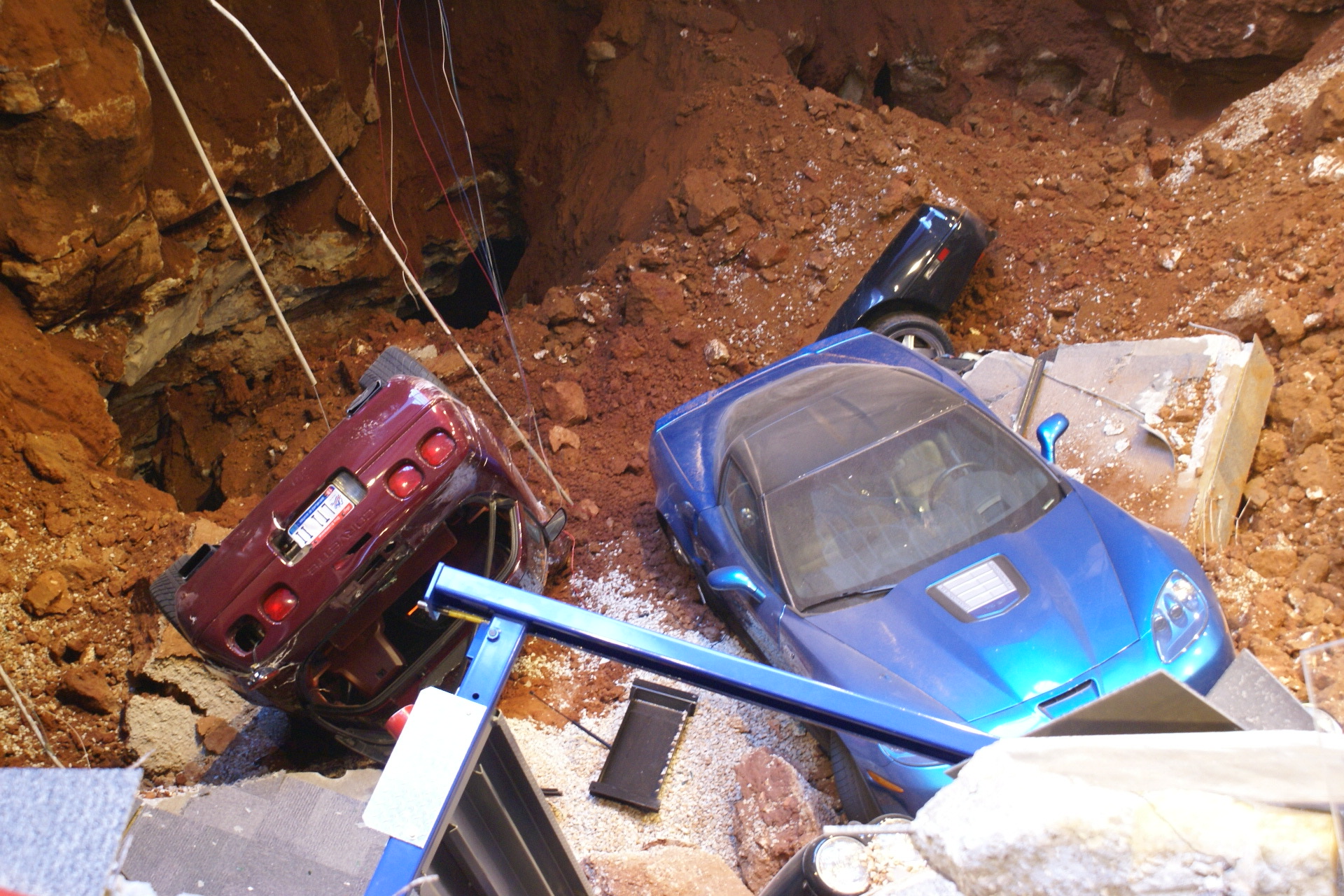 Sink hole, Corvette museum offers virtual tours of the sink hole cave, ClassicCars.com Journal