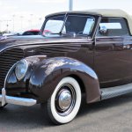 1938 Ford Deluxe convertible V8